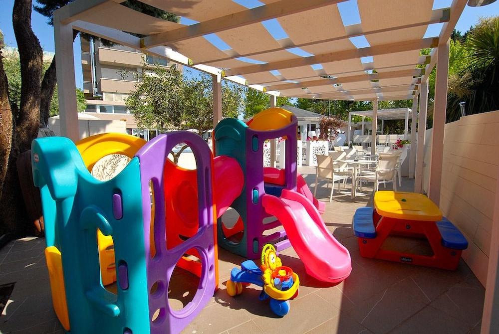 Hotel Pacific Cattolica Zewnętrze zdjęcie